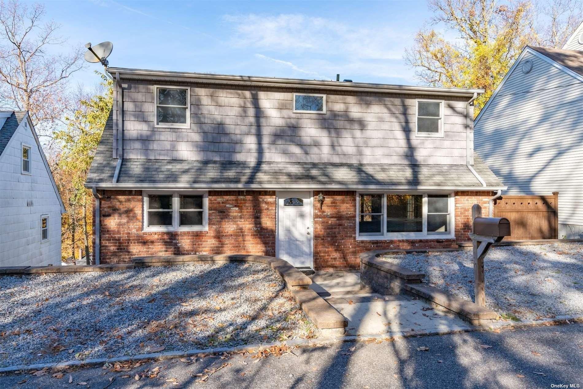 29 Potter Lane, Halesite, NY 11743 MLS 3518605 CENTURY 21