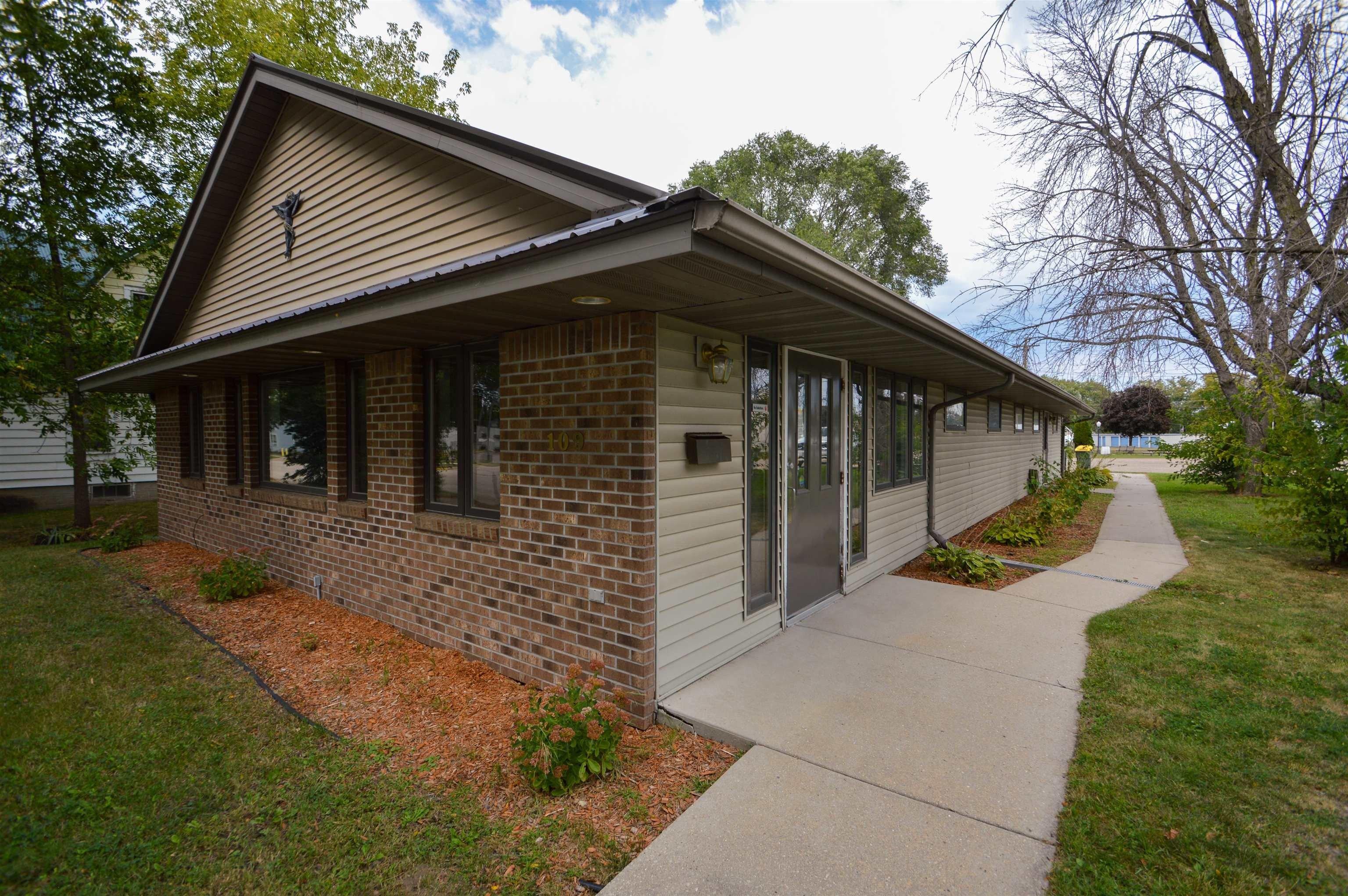 Property Image for 109 W Oak Street
