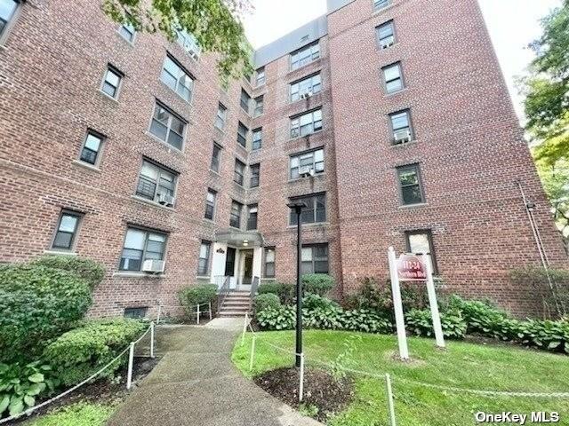 Property Image for 112-24 Northern Blvd # 4B