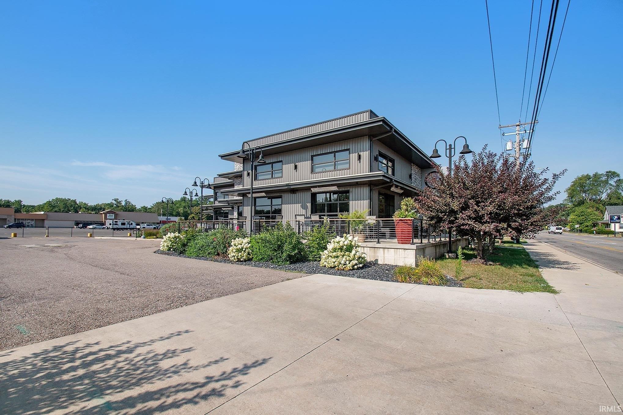 Property Image for 702 W Lincoln Avenue