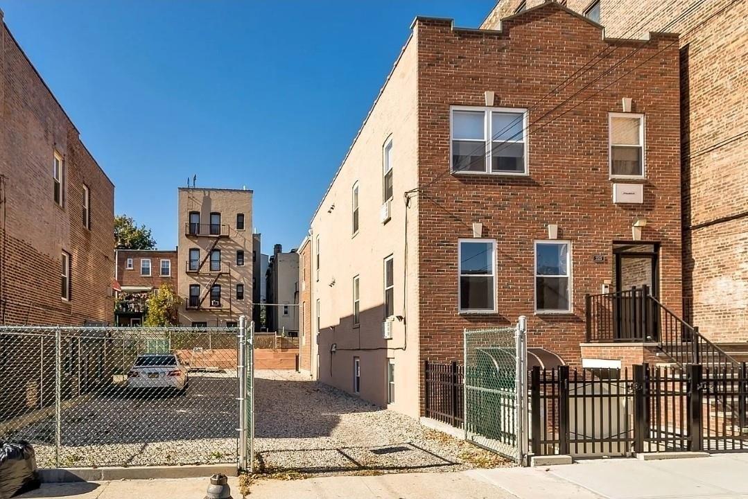 Property Image for 2527 Matthews Avenue