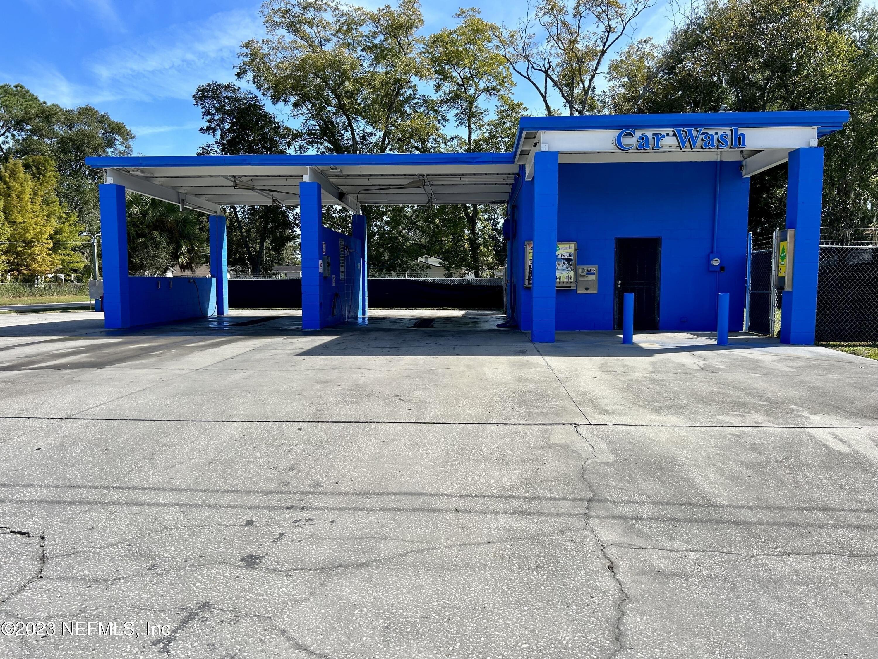 Property Image for 285 LIMA Street S