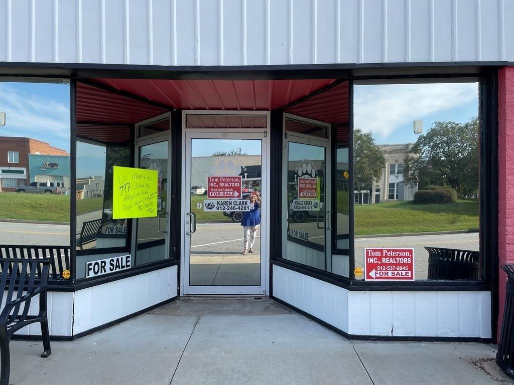 Property Image for 107 NW 107 N. W. Main St 1