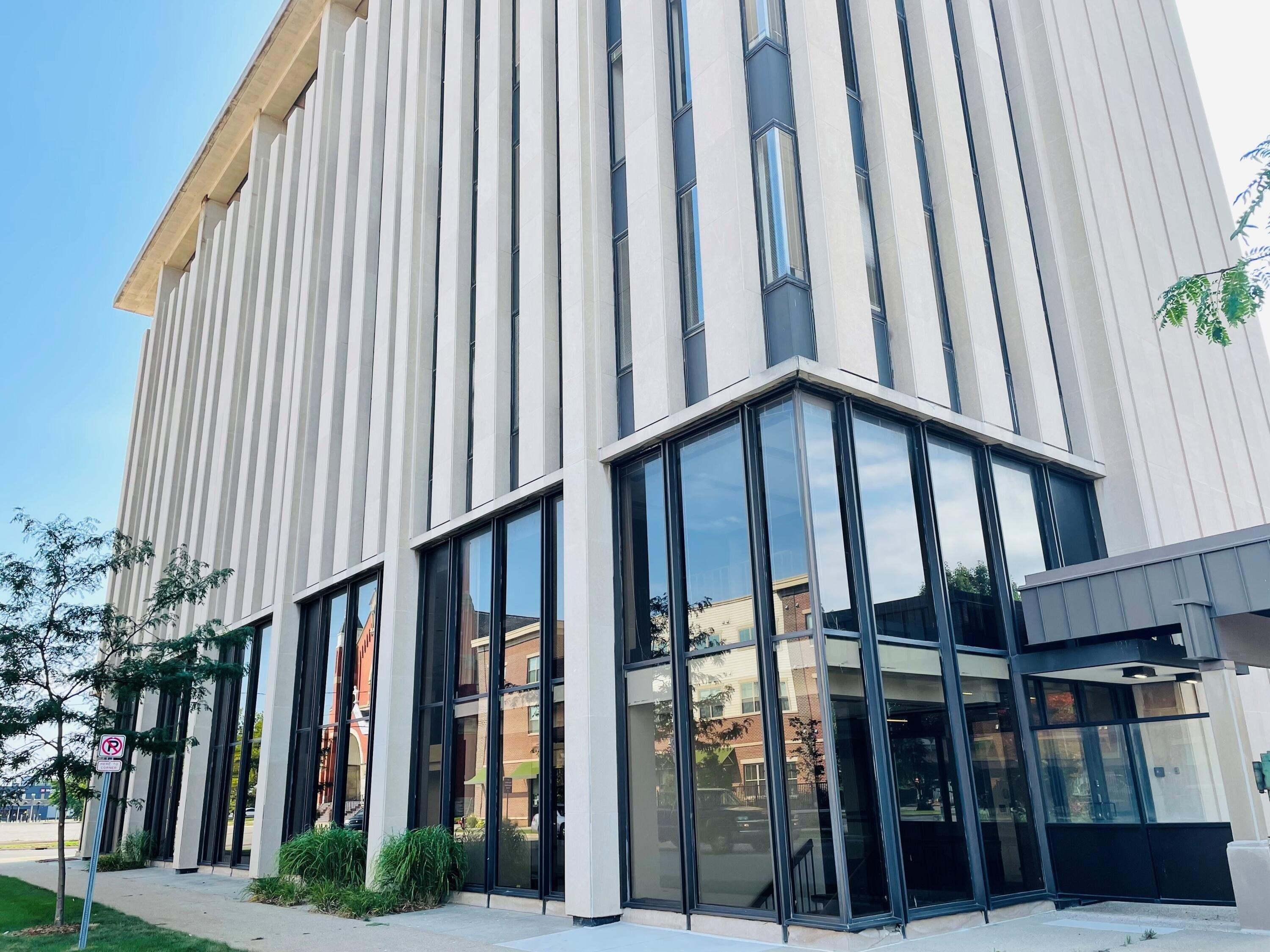 Property Image for 221 W Webster Avenue 512