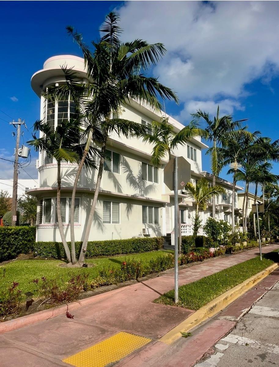 Property Image for 841 W 40th Street
