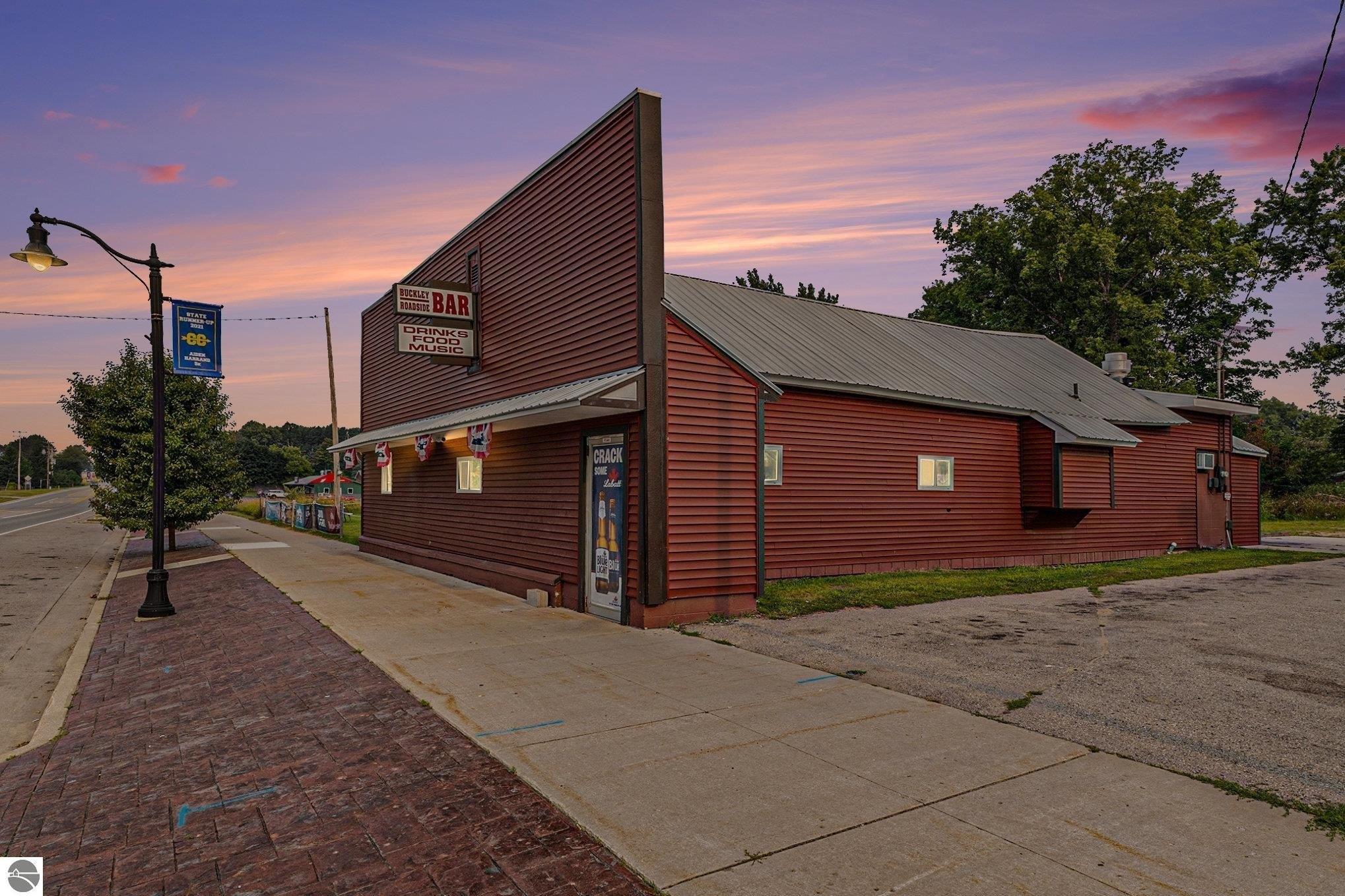 Property Image for 116 W Wexford Avenue