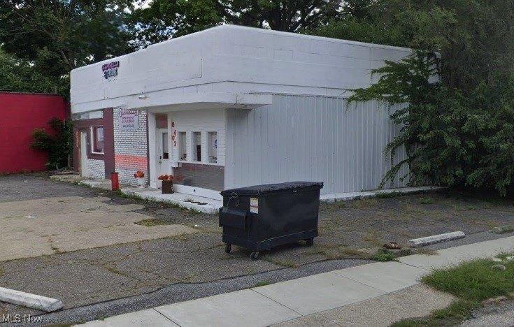 Property Image for 8400-8402 Cedar Avenue