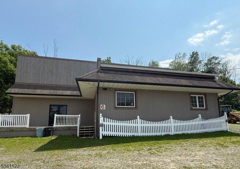 Property Image for 33 Willow St