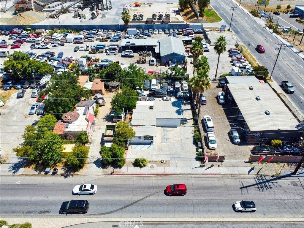 Property Image for 690 W Esplanade Avenue