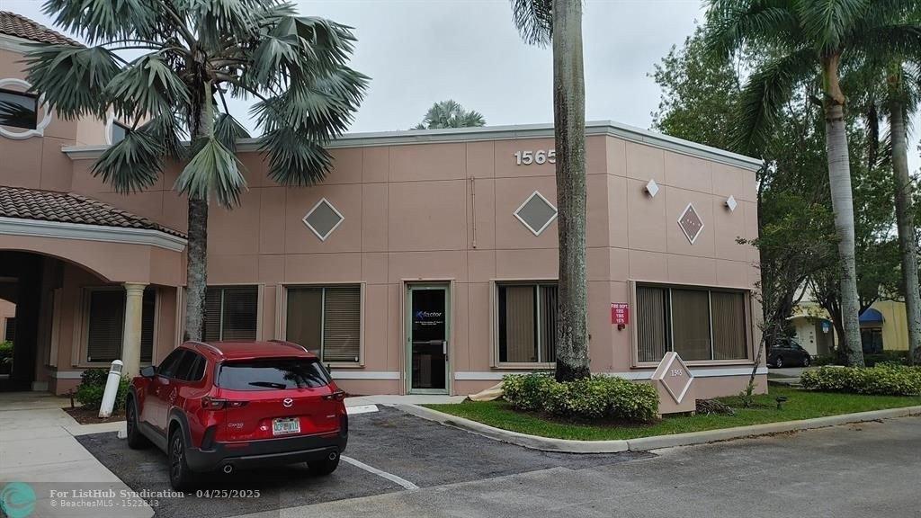 Property Image for 1565 N Park Dr 104