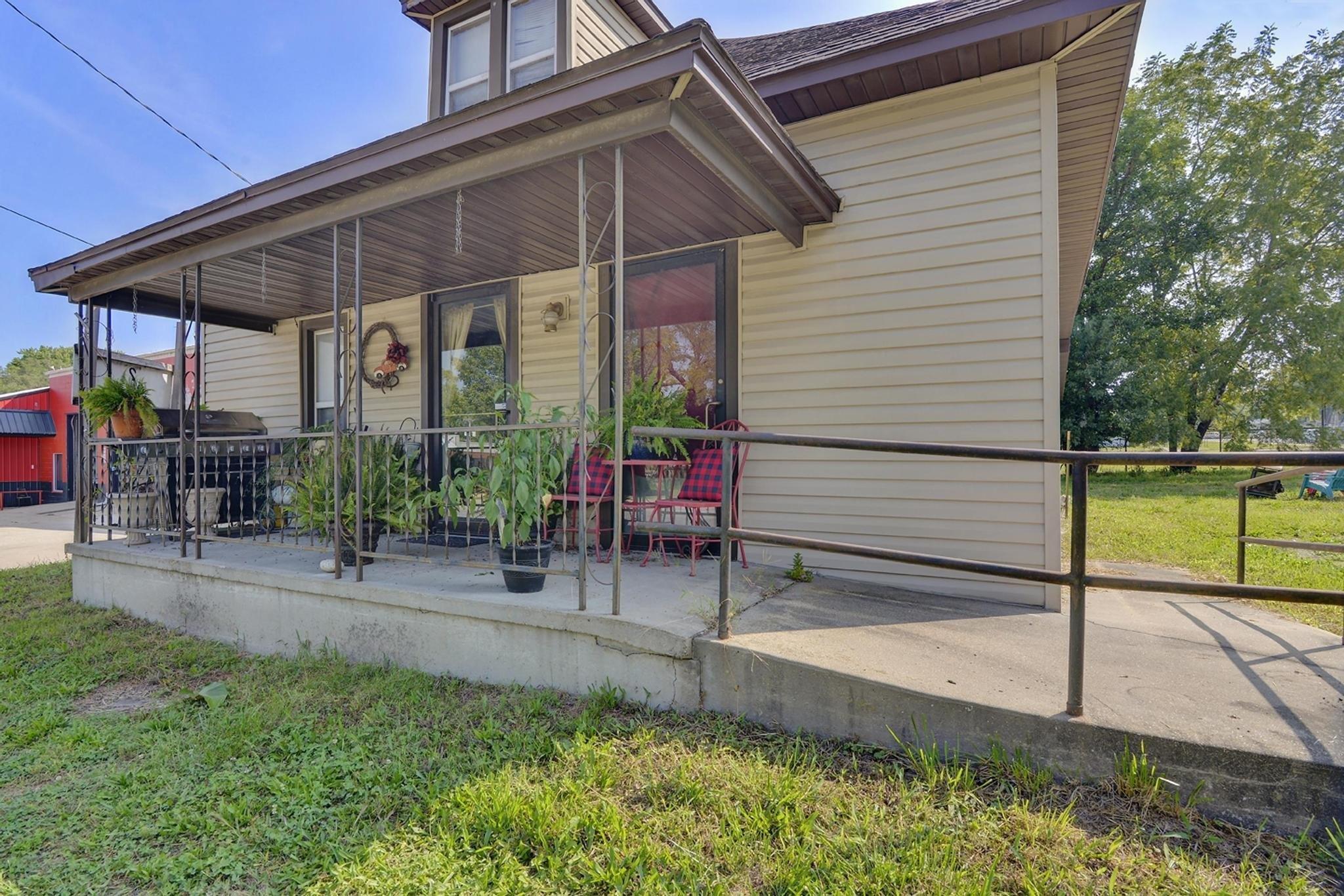 Property Image for 902 N Jefferson Street