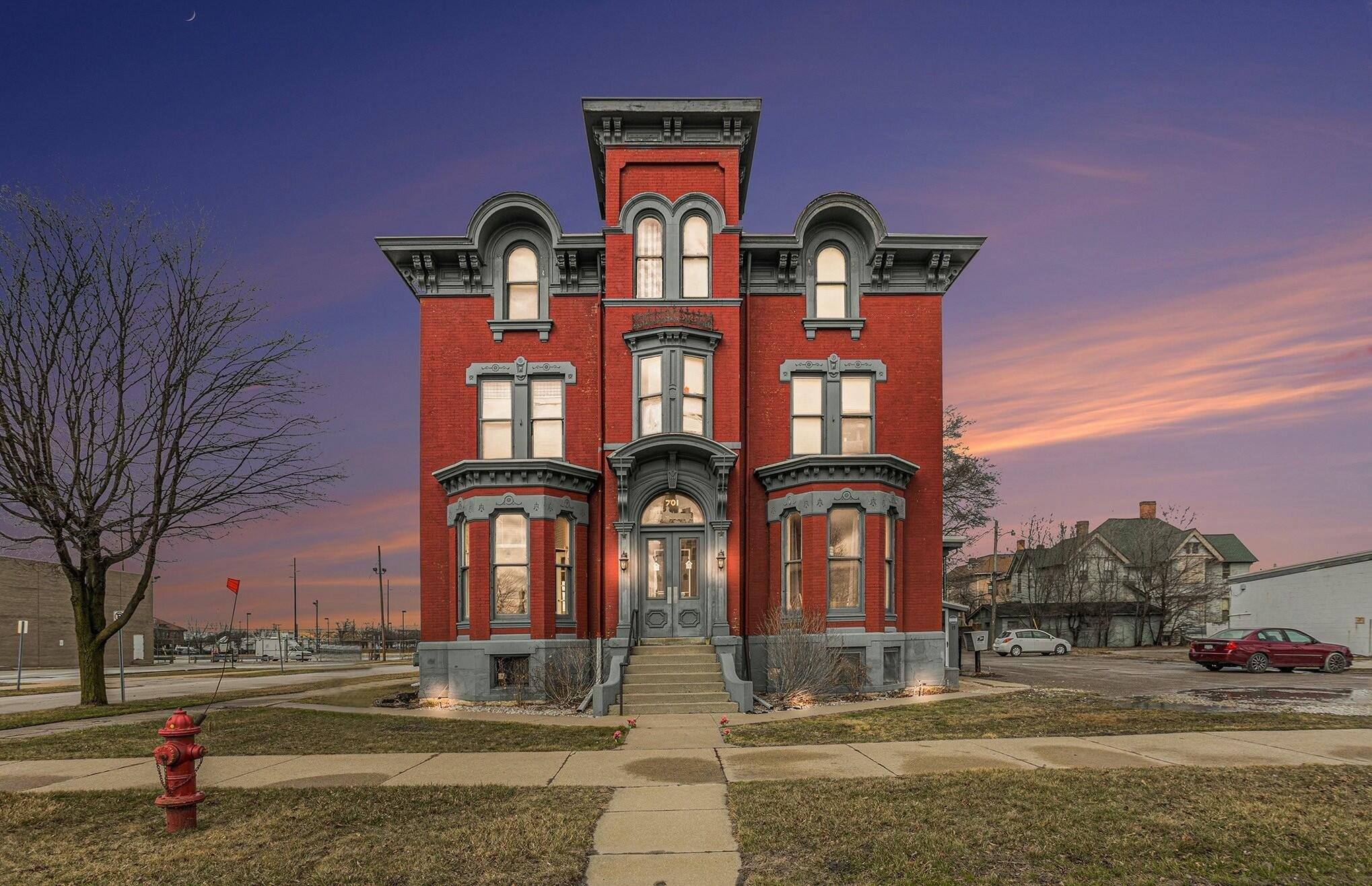 Property Image for 701 Center Avenue