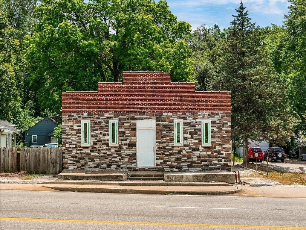 Property Image for 11303 E Truman Road