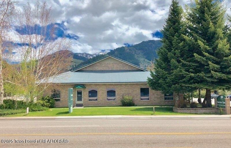 Property Image for 625 S WASHINGTON Street