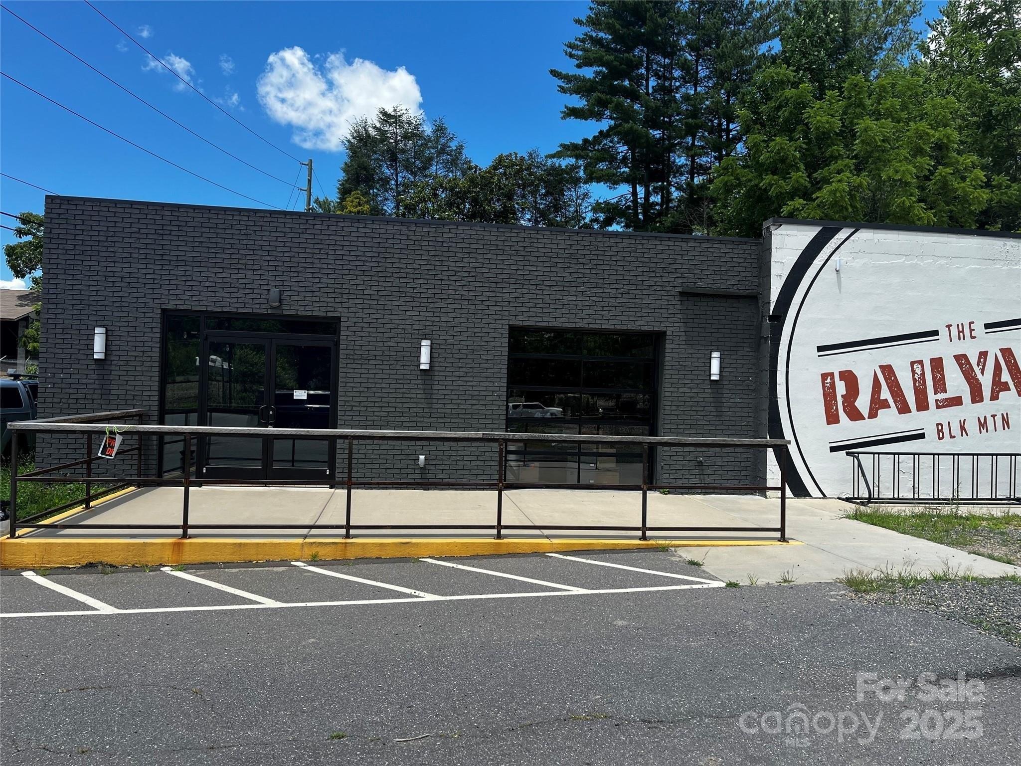 Property Image for 141 S Ridgeway Boulevard
