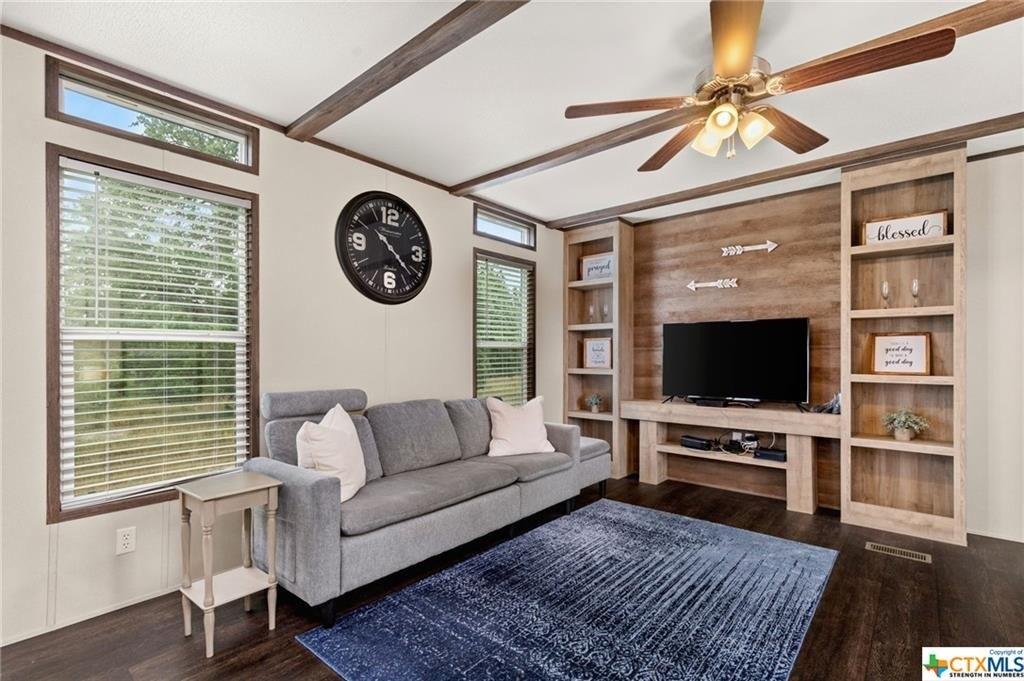 1054 tx 46 new braunfels tx 78130 us