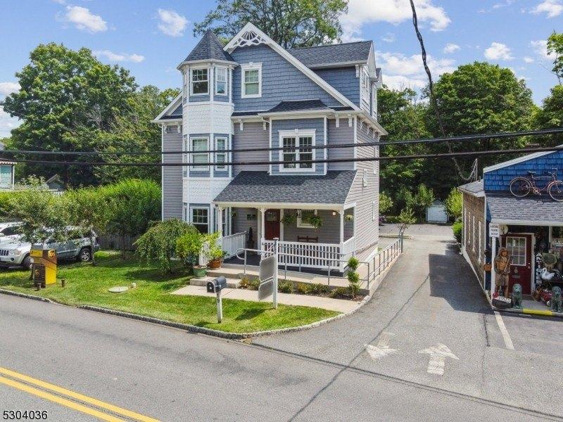 Property Image for 19 Park Pl