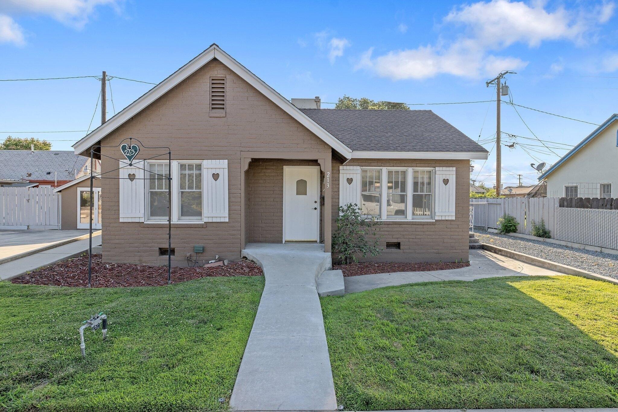 Property Image for 213 S Oakhurst Street