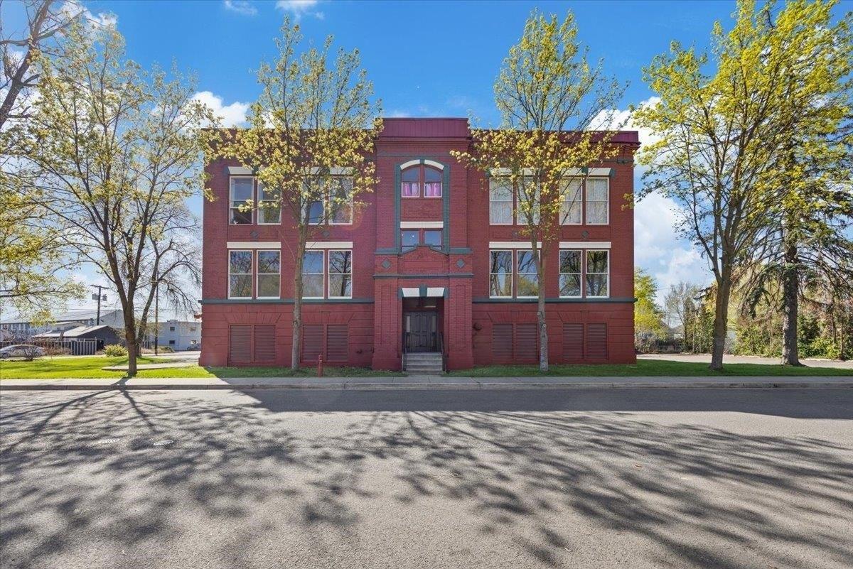 Property Image for 5634 E Commerce Ave