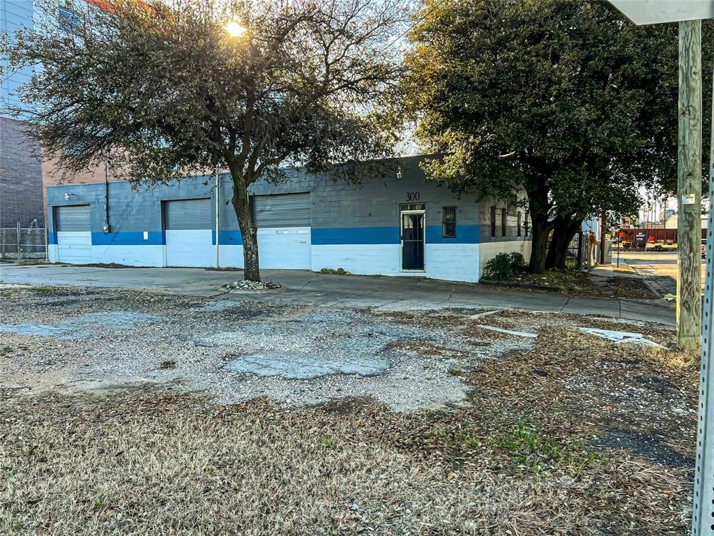 Property Image for 300 South Freeway