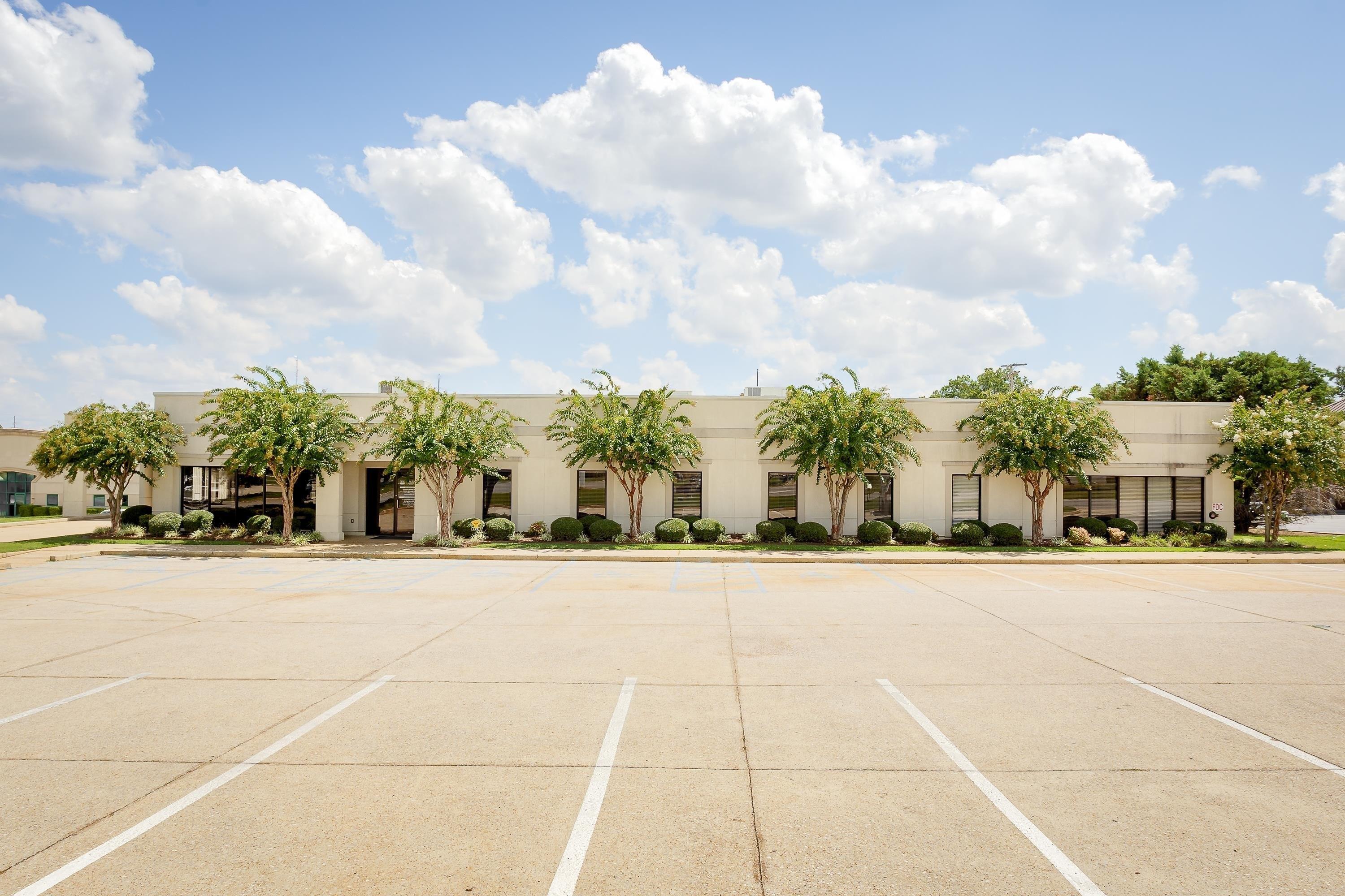 Property Image for 426 E Dr Hicks Blvd