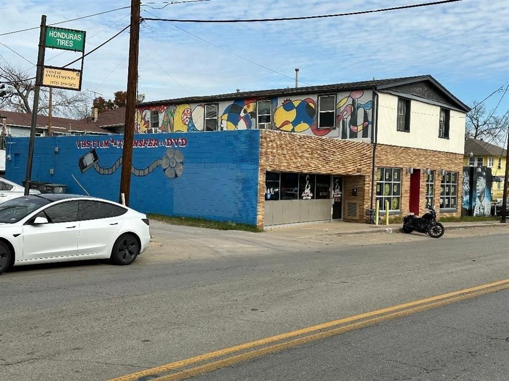 Property Image for 511 W Davis Street
