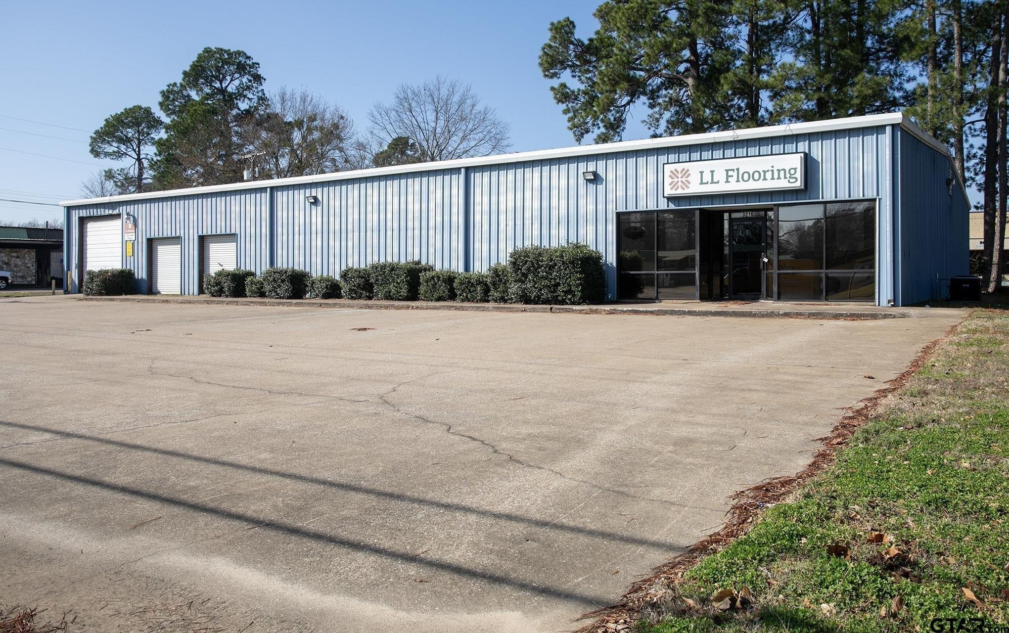 Property Image for 3216 W Gentry Pkwy