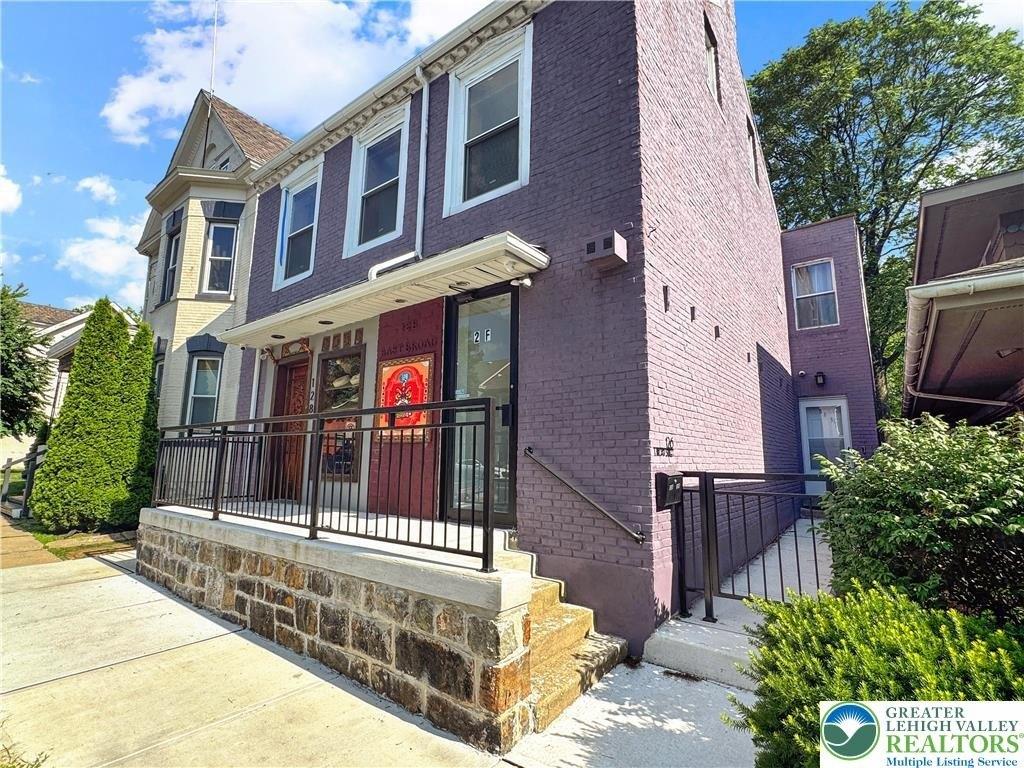 Property Image for 128 Broad Street