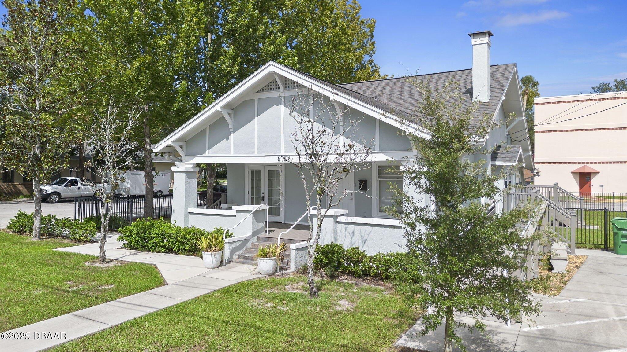Property Image for 615 N Palmetto Court