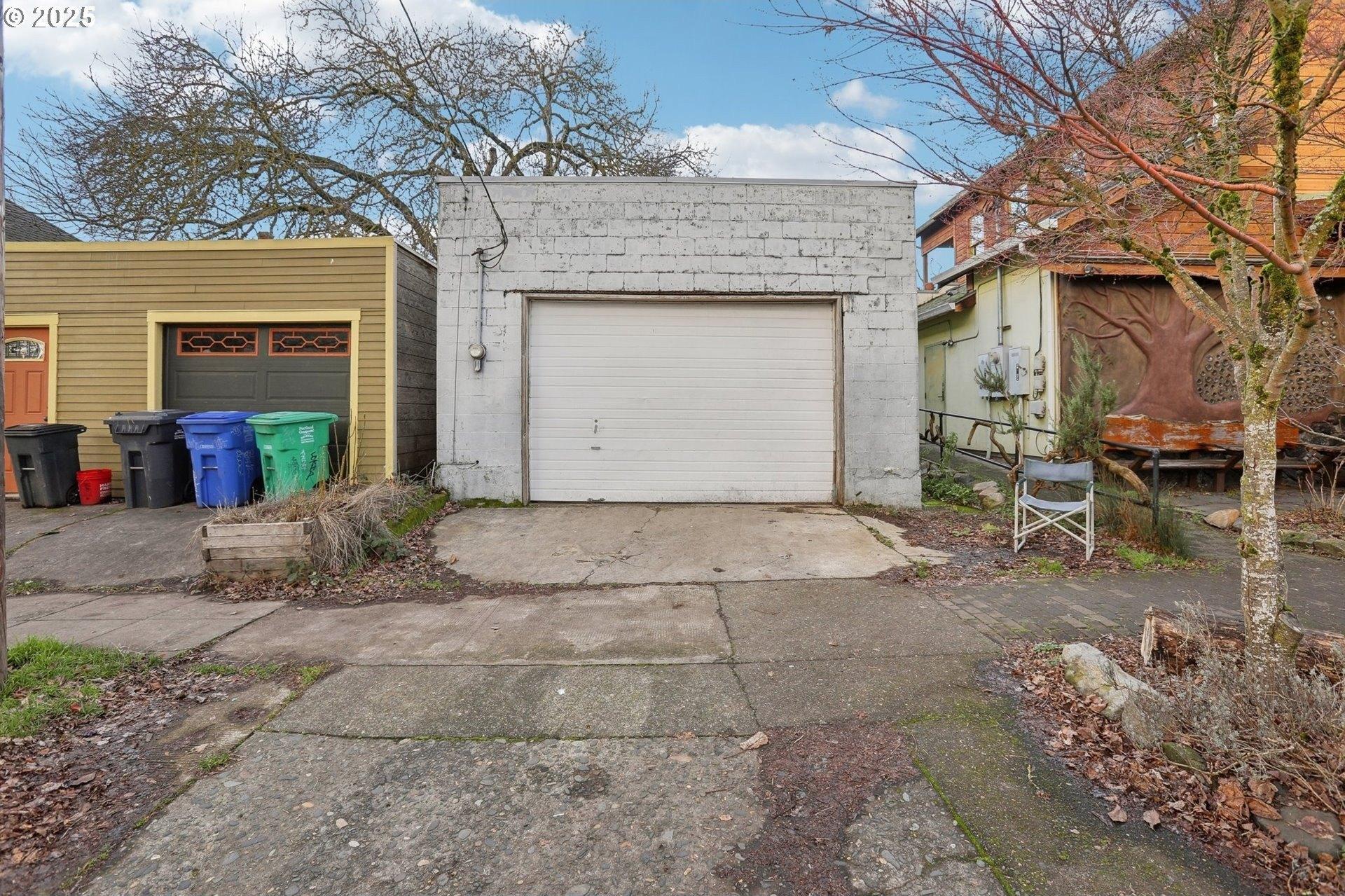 Property Image for 2021 Se Tibbetts St