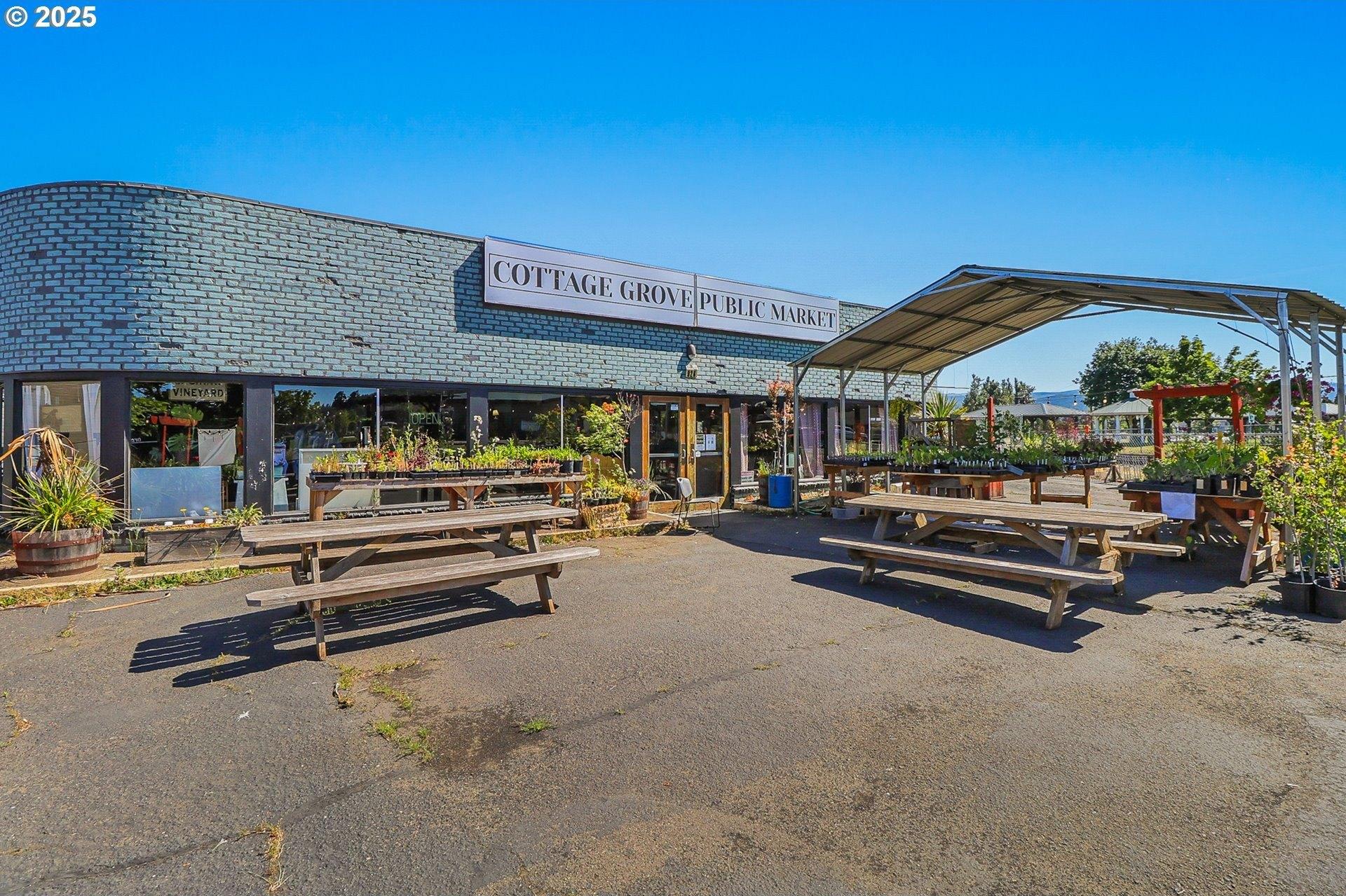 Property Image for 926 E Main St
