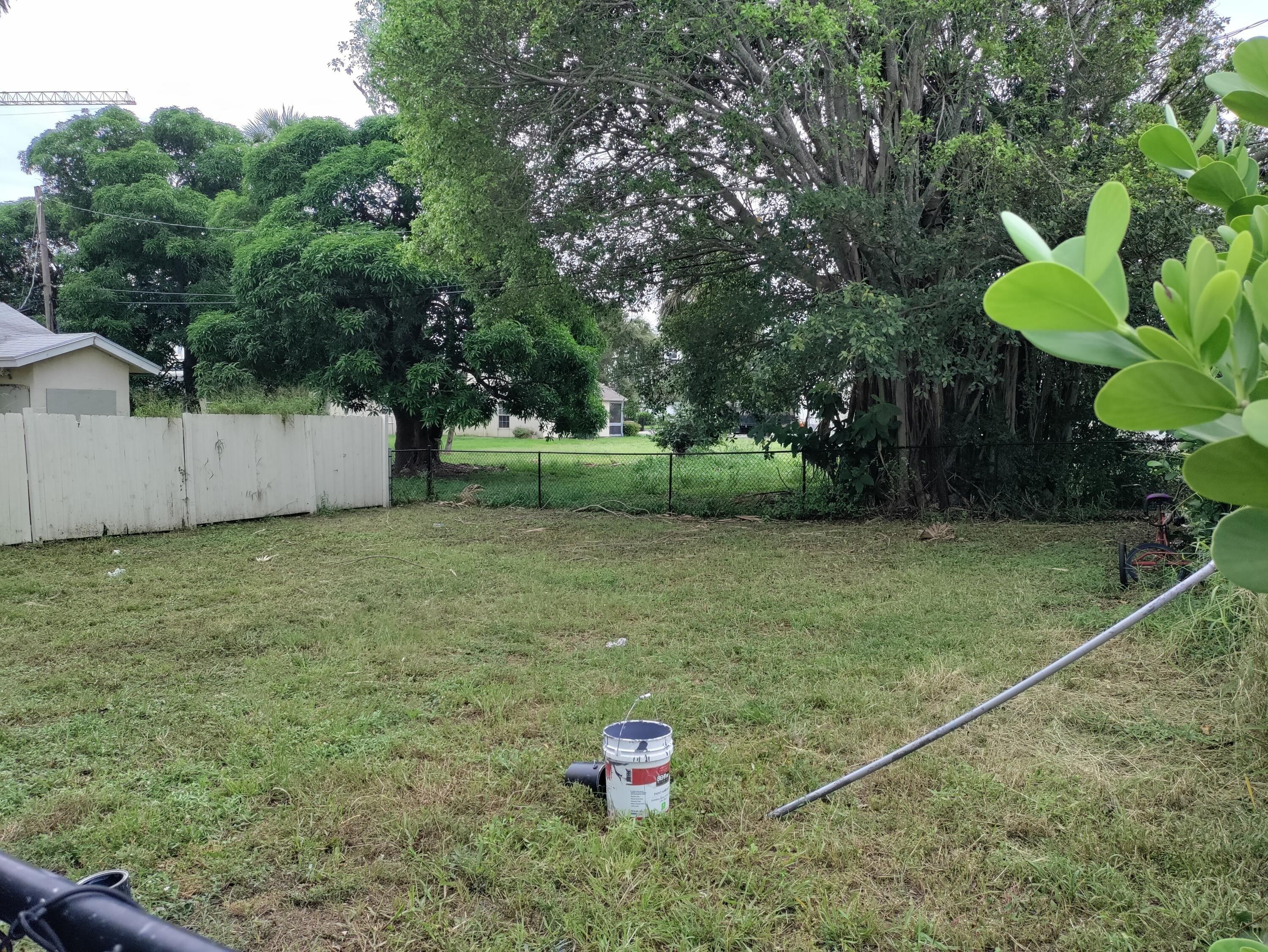 Property Image for 510 N Sapodilla Avenue