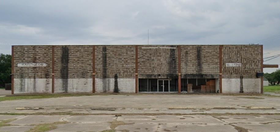 Property Image for 200 E Kenedy Avenue