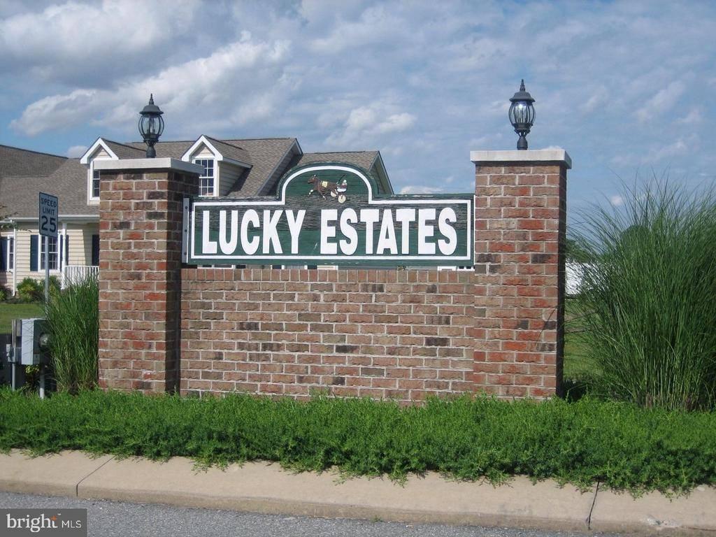 Property Image for 125 E Lucky Estates Dr
