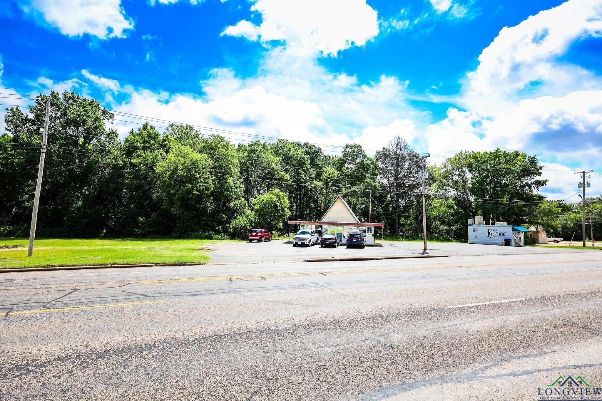 Property Image for 1818 Pine Tree Rd