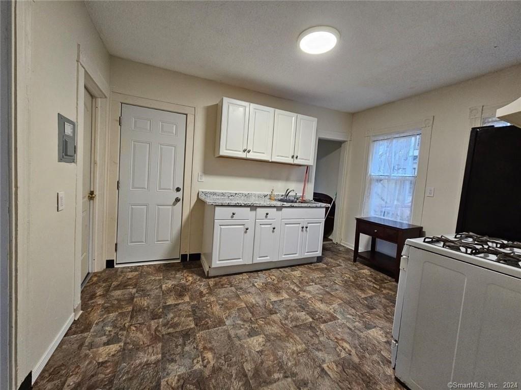 6 Frederick Court 2, Waterbury, CT 06710 MLS 170617336 CENTURY 21