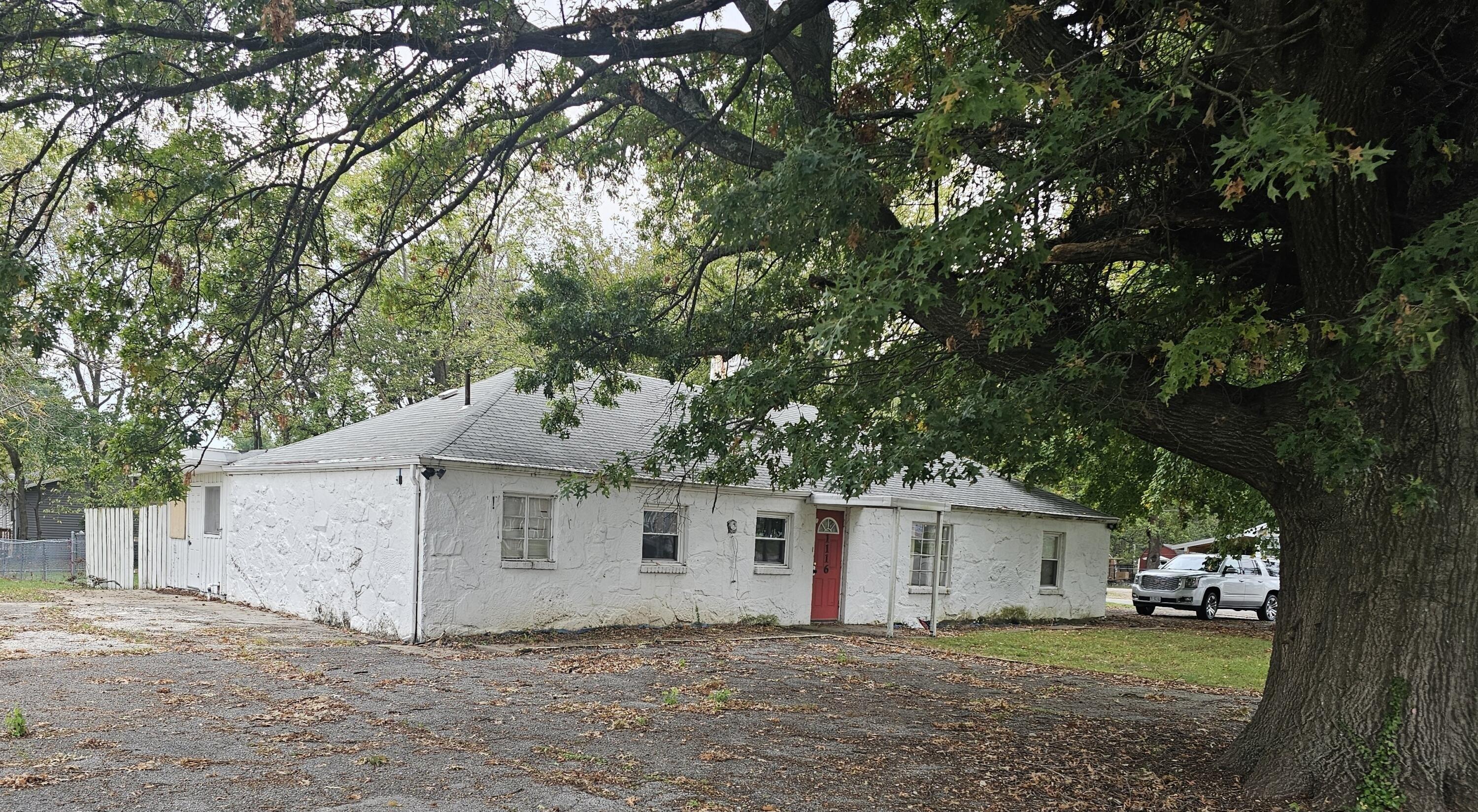 Property Image for 1106& 1116 W Battlefield Road