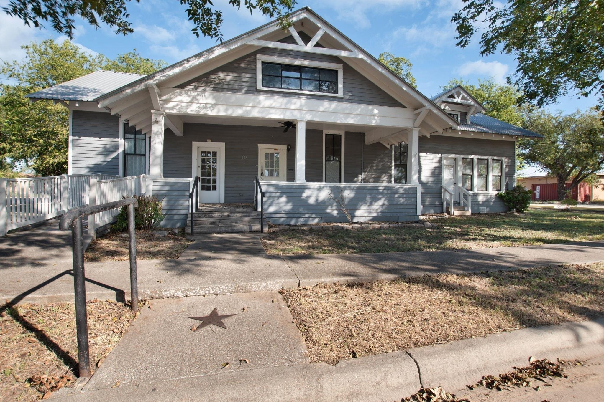 Property Image for 107 W 5th ST