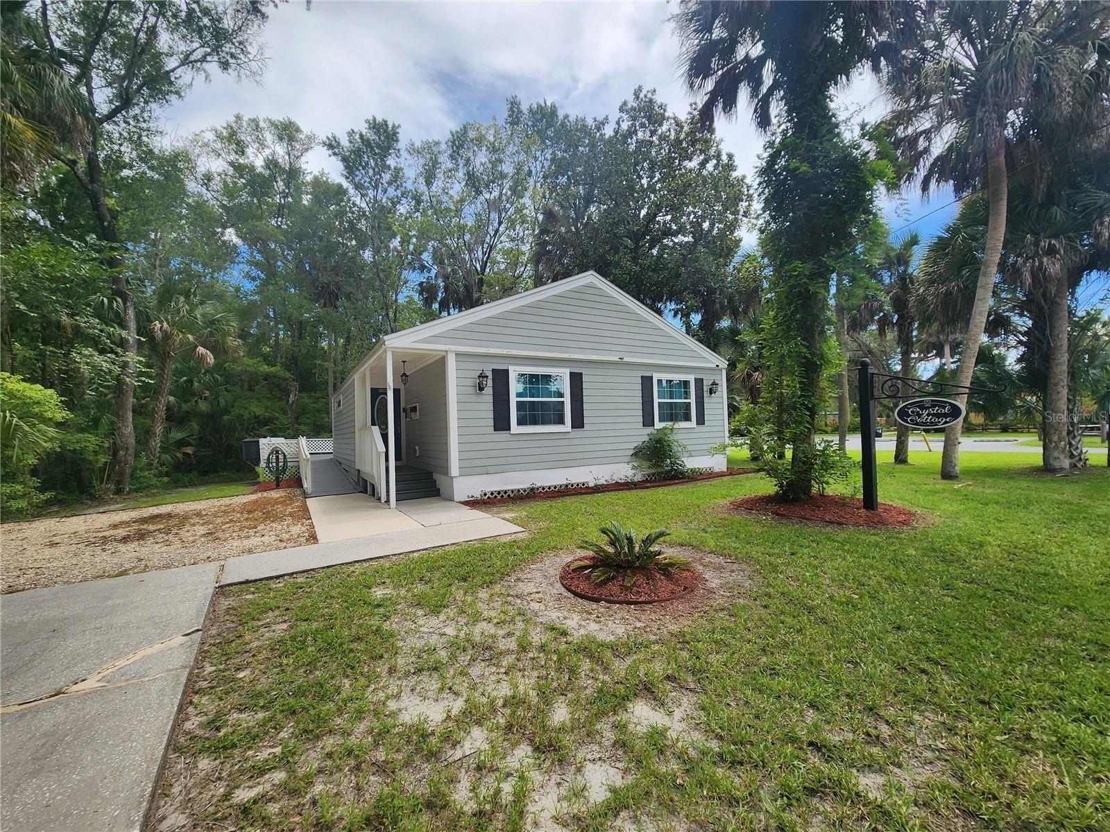 Property Image for 110 Ne Crystal Street