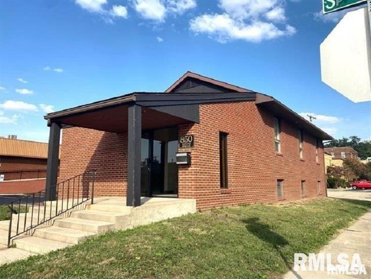 Property Image for 850 S SPRING Street