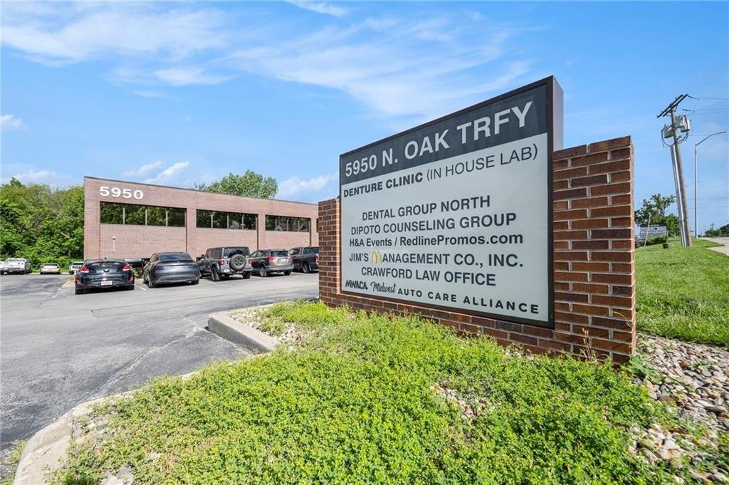 Property Image for 5950 N Oak Trafficway