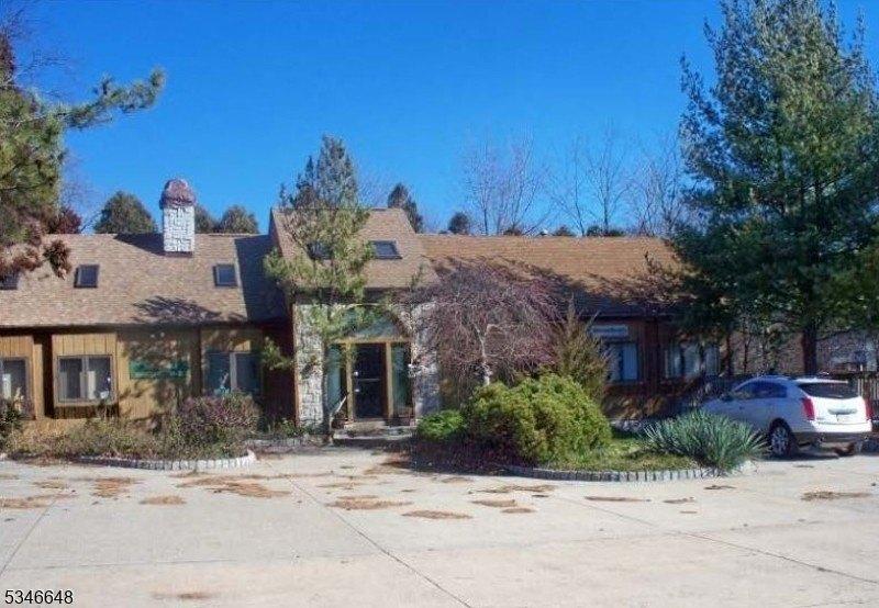 Property Image for 18 Parker Ave