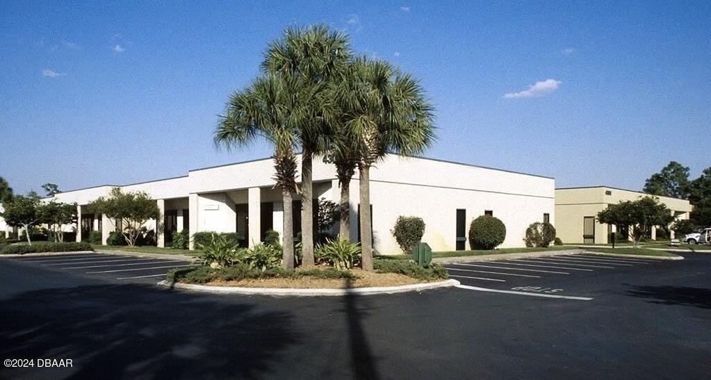 Property Image for 4301 Vineland Road E 3-4