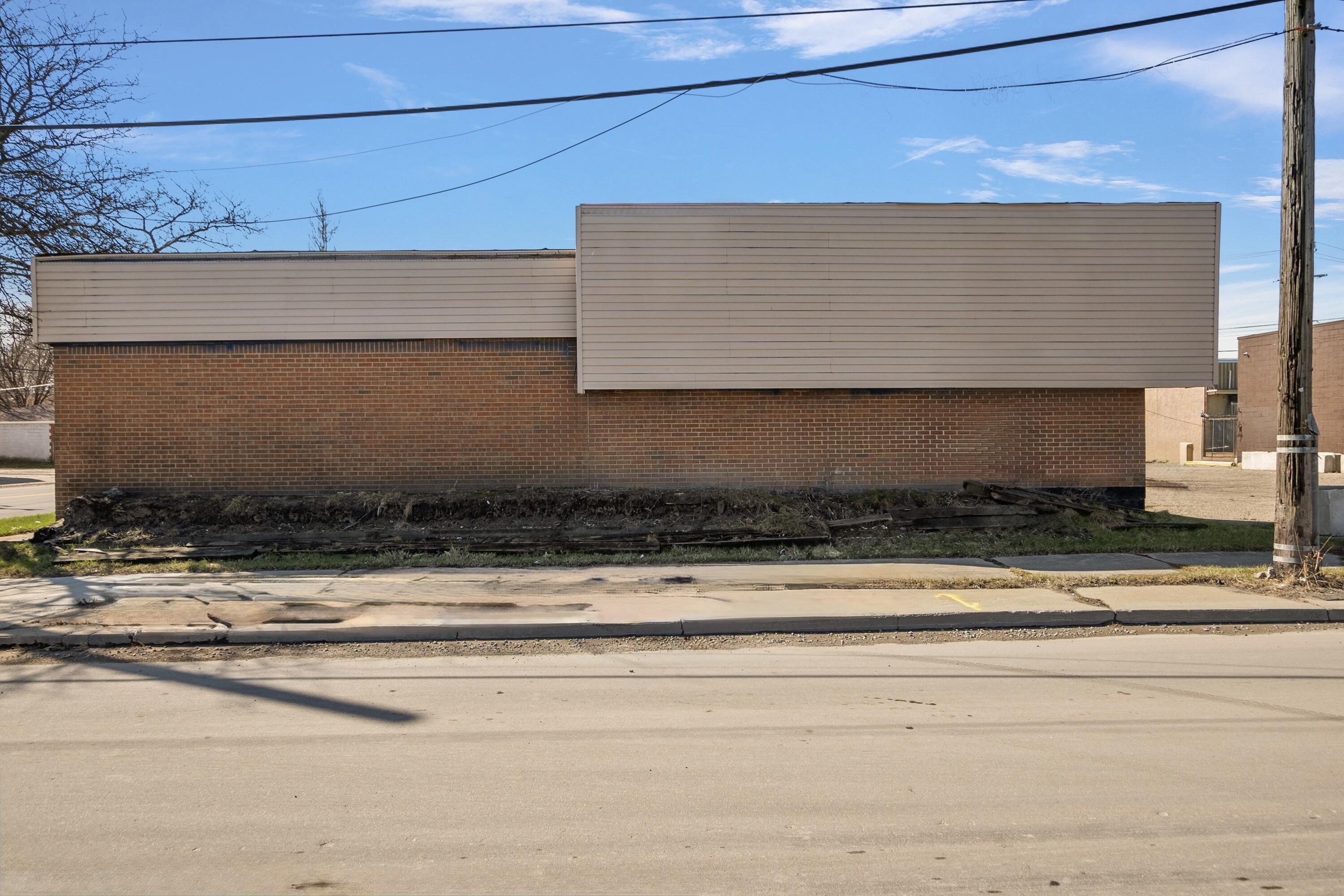 Property Image for 6570 E Davison Street