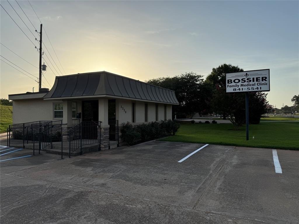 Property Image for 3330 Barksdale Boulevard