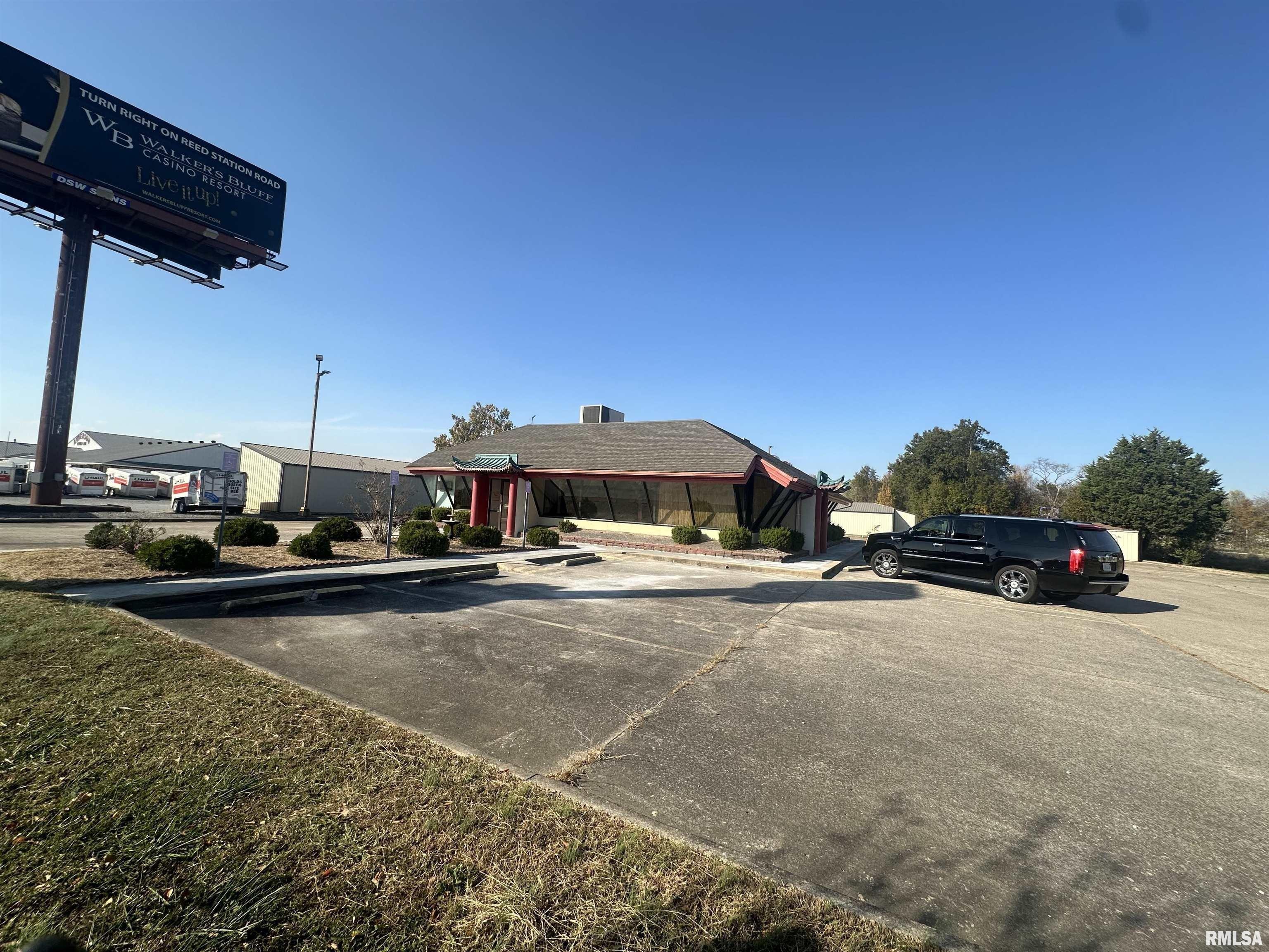 Property Image for 706 E PLAZA Drive