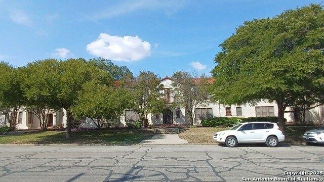 Property Image for 219 W Magnolia