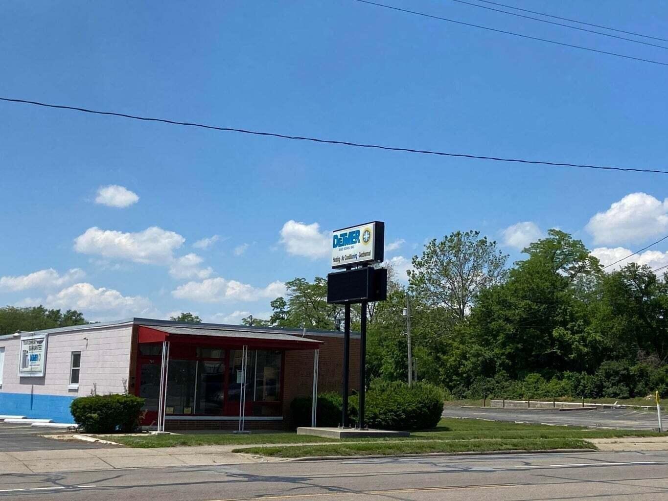Property Image for 725 N Bechtle Avenue