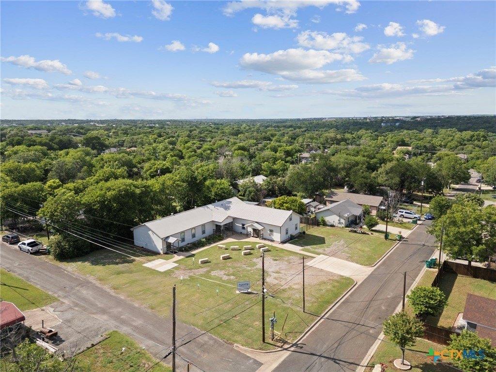 Property Image for 301 W Avenue F