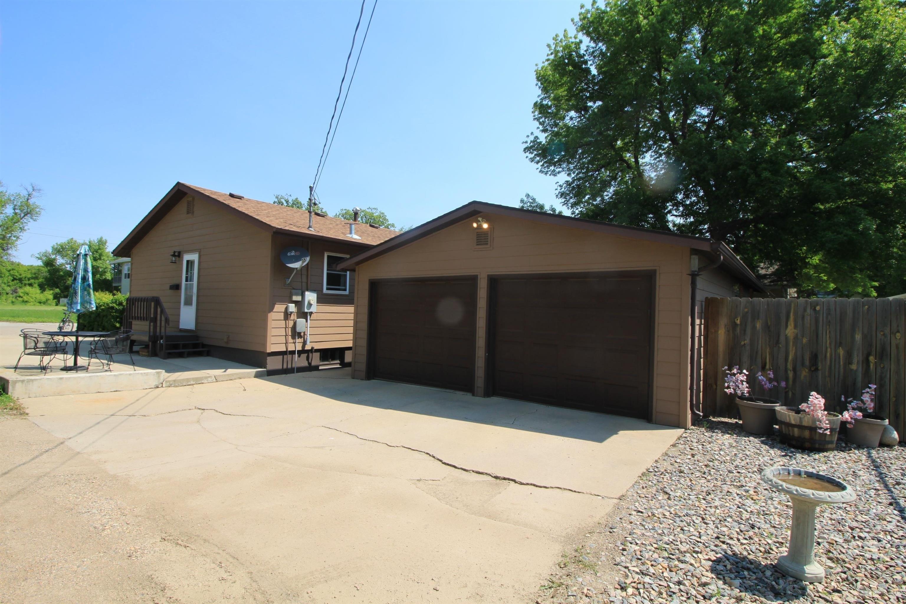 1616 1st Ave, Minot, ND 58701 MLS 240929 CENTURY 21